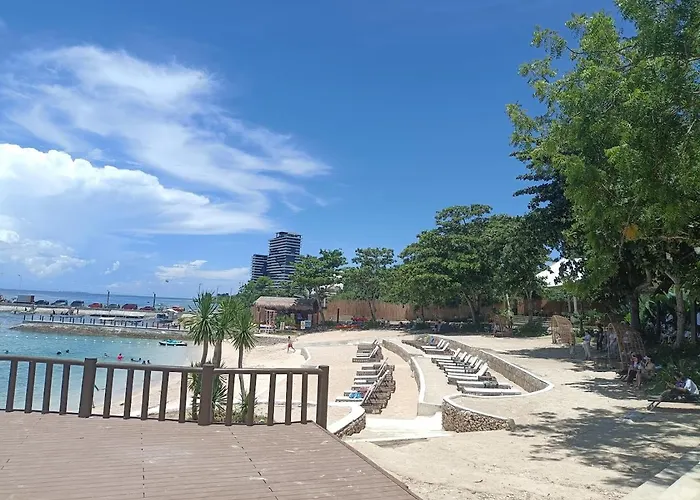 Mactan Newtown Free Pool With Private Access