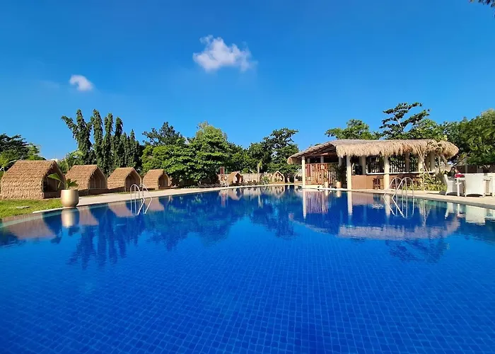 Mactan Newtown Free Pool With Private Access Lapu-Lapu City