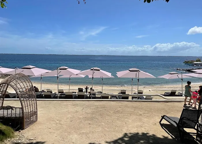 Mactan Newtown Free Pool With Private Access