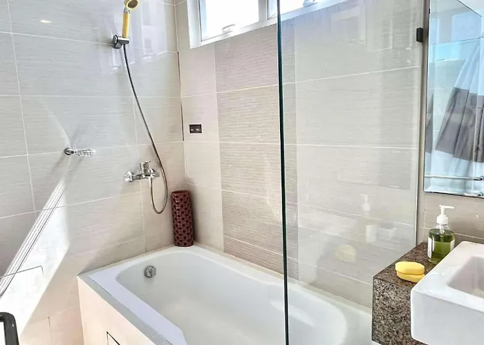 Mactan Newtown Free Pool With Private Access Lapu-Lapu City